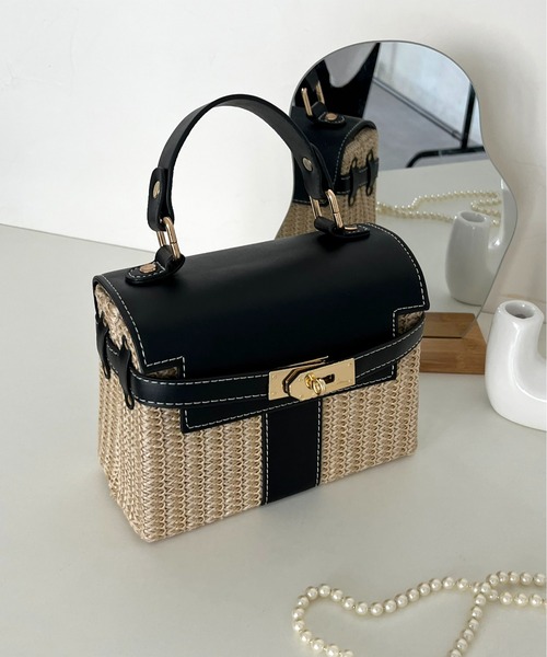 prose verse(プロズヴェール)の「フロントベルトバッグ(かごバッグ・レディース・アイボリー/ブラック・フリ-)」の1枚目の写真