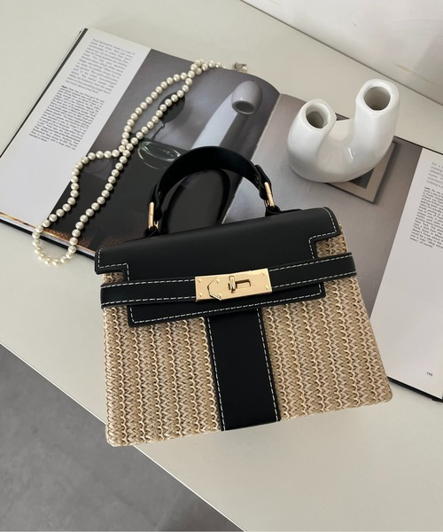 prose verse(プロズヴェール)の「フロントベルトバッグ(かごバッグ・レディース・アイボリー/ブラック・フリ-)」の5枚目の写真