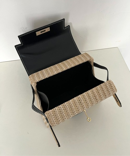 prose verse(プロズヴェール)の「フロントベルトバッグ(かごバッグ・レディース・アイボリー/ブラック・フリ-)」の8枚目の写真