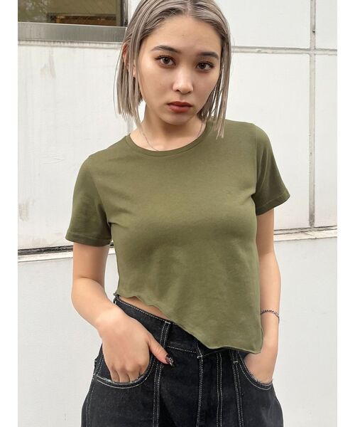 EMODA（エモダ）の「ヘムカーブTシャツ（Tシャツ/カットソー・レディース・ブルー/カーキ/ブラック/ホワイト・FREE）」の4枚目の写真