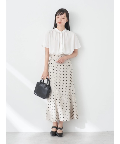 earth music&ecology(アースミュージックアンドエコロジー)の「スタンドギャザーブラウス(シャツ/ブラウス・レディース・ブラック/オフホワイト/イエロー/ミント・FREE)」の15枚目の写真