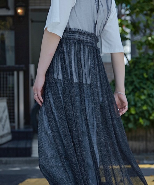 mi via loca(ミヴィアロカ)の「レイヤード ラメチュール ワンピース(ワンピース・レディース・ブラック×シルバー/ホワイト×ゴールド/ブラウン/グレー・FREE)」の7枚目の写真