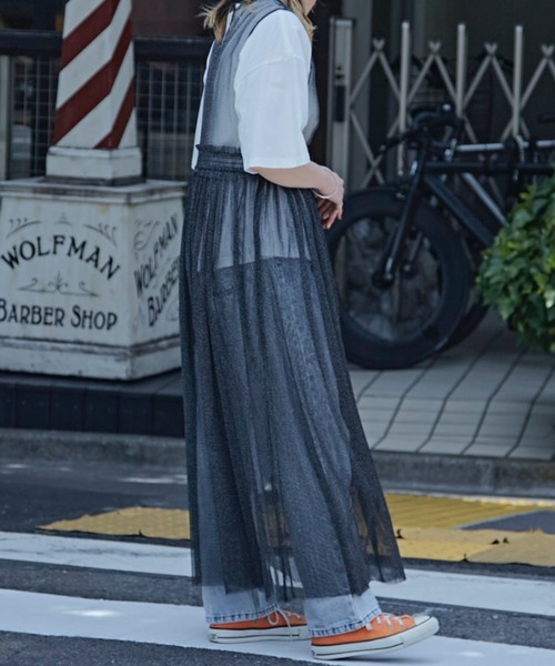 mi via loca(ミヴィアロカ)の「レイヤード ラメチュール ワンピース(ワンピース・レディース・ブラック×シルバー/ホワイト×ゴールド/ブラウン/グレー・FREE)」の8枚目の写真