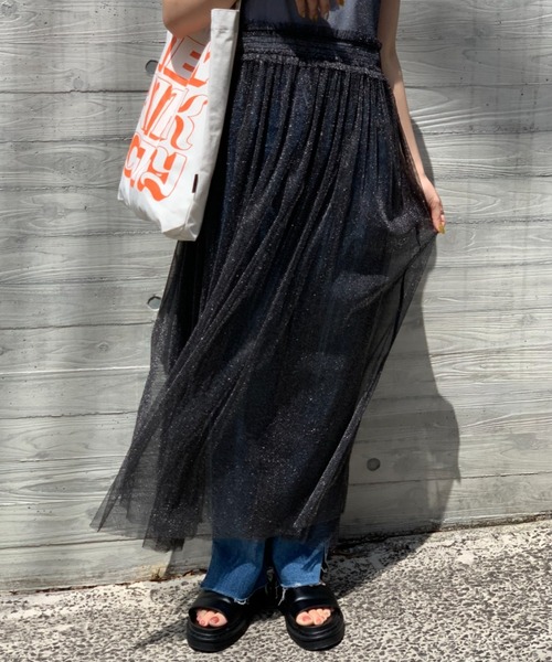 mi via loca(ミヴィアロカ)の「レイヤード ラメチュール ワンピース(ワンピース・レディース・ブラック×シルバー/ホワイト×ゴールド/ブラウン/グレー・FREE)」の9枚目の写真