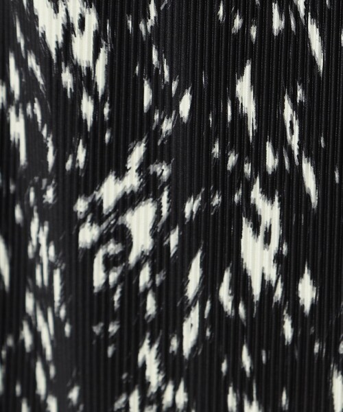 Cutie Blonde（キューティーブロンド）の「◆シルエットきれい プリーツゆるナロースカート（スカート・レディース・ホワイト系その他6/ブラック系/ブラウン系その他/イエロー・00）」の10枚目の写真