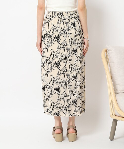 Cutie Blonde（キューティーブロンド）の「◆シルエットきれい プリーツゆるナロースカート（スカート・レディース・ホワイト系その他6/ブラック系/ブラウン系その他/イエロー・00）」の16枚目の写真