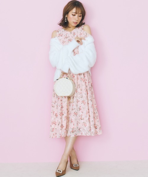 marun(マルン)の「<大きいサイズ> パール調ボタン付きシャギーニットカーディガン marun(カーディガン/ボレロ・レディース・ネイビー/オフホワイト・LL/3L/4L/L/5L)」の12枚目の写真