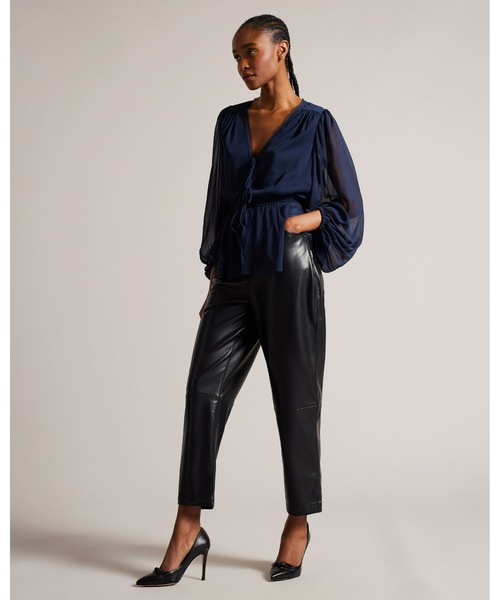 Ted Baker（テッドベーカー）の「TELIAH リボン レザーヒールパンスプ 
