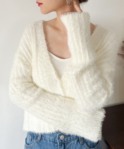 CLEA（クレア）の「フレアスリーブシャギーニットショート丈カーディガントップス（カーディガン/ボレロ・レディース・ブラック/ブルー/グレー/ピンク/ホワイト・FREE）」の6枚目の写真