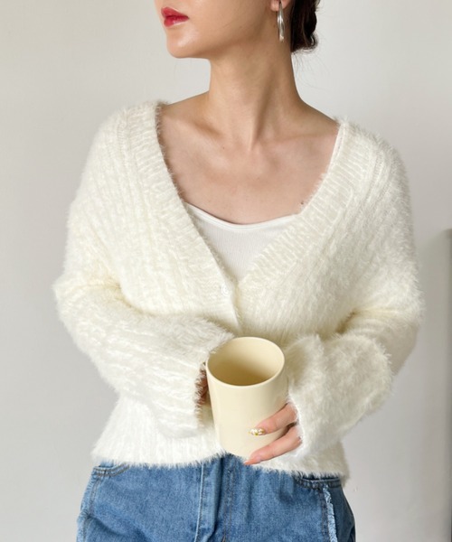 CLEA（クレア）の「フレアスリーブシャギーニットショート丈カーディガントップス（カーディガン/ボレロ・レディース・ブラック/ブルー/グレー/ピンク/ホワイト・FREE）」の7枚目の写真