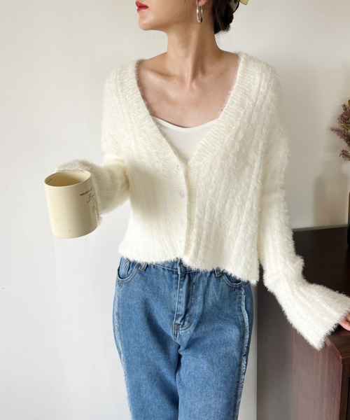 CLEA（クレア）の「フレアスリーブシャギーニットショート丈カーディガントップス（カーディガン/ボレロ・レディース・ブラック/ブルー/グレー/ピンク/ホワイト・FREE）」の9枚目の写真