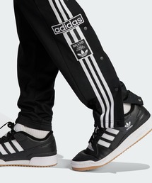 アディブレイク クラシックス XS adidas（アディダス）の「アディカラー クラシックス アディ