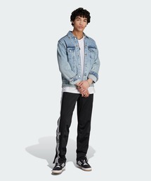 adidas（アディダス）の「アディカラー クラシックス アディ