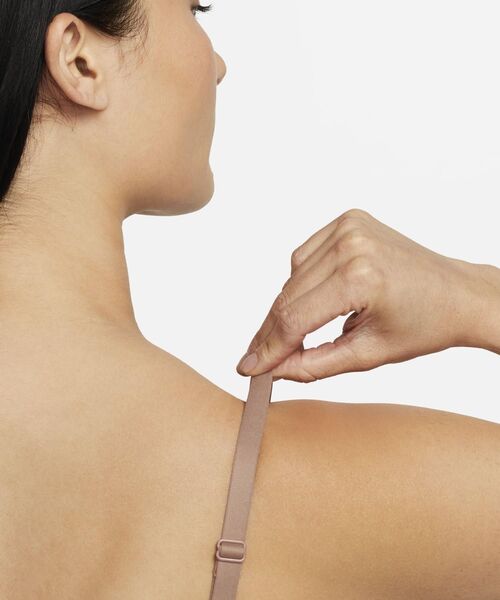 NIKE（ナイキ）の「ナイキ Dri-FIT アレート ウィメンズ ミニマリスト ライトサポート パッディド スポーツブラ / Nike Dri-FIT Alate Women's Minimalist Light-Support Padded Sports Bra＜XS-2XL 展開＞（スポーツブラ・レディース・ブラック/ライトブラウン・2XL(A-B)/L(C-E)/XL(C-E)/M(C-E)/2XL(C-E)/XS(A-C)/L(A-B)/M(A-C)/A90/S(A-C)）」の12枚目の写真