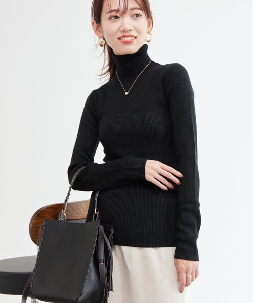 Chez toi（シェトワ）の「ウール混ラメタートルニット（ニット/セーター・レディース・グレイッシュベージュ/ブラック/アイボリー・FREE）」の13枚目の写真