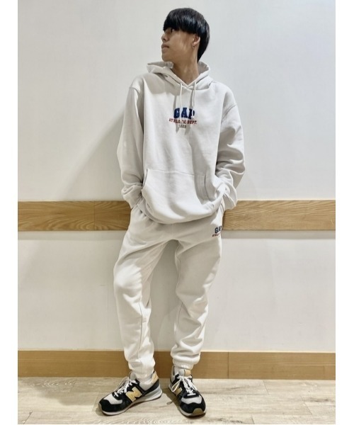 GAP（ギャップ）の「GAPアーチロゴ ジョガーパンツ(ユニセックス)（スウェットパンツ・メンズ・レッド/ホワイト系その他/ネイビー/ブラック・XS/L/M/XL/S）」の21枚目の写真