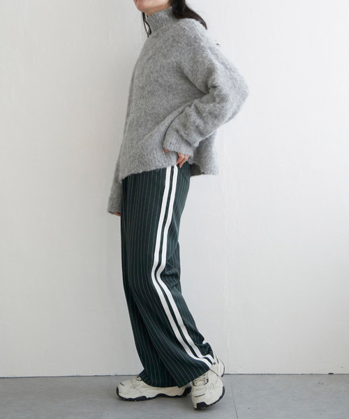 VENCEEXCHANGE（ヴァンスエクスチェンジ）の「モヘアライクハイネックプルオーバー（ニット/セーター・レディース・ブルー/オフホワイト/グレー/チャコールグレー・FREE）」の14枚目の写真