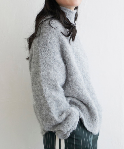 VENCEEXCHANGE（ヴァンスエクスチェンジ）の「モヘアライクハイネックプルオーバー（ニット/セーター・レディース・ブルー/オフホワイト/グレー/チャコールグレー・FREE）」の10枚目の写真