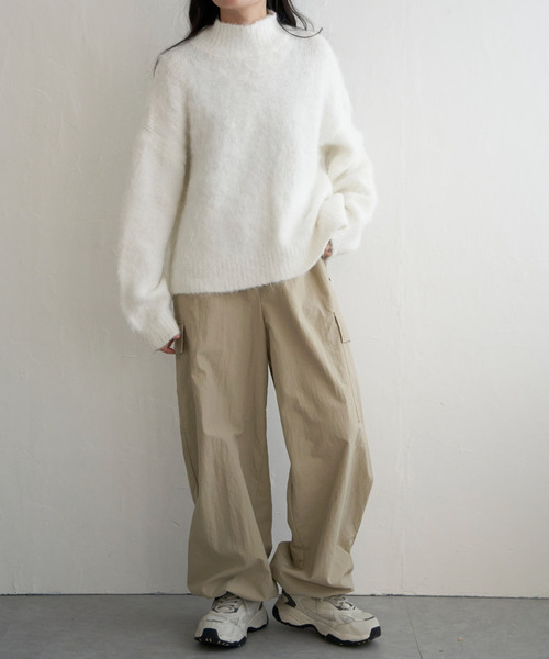 VENCEEXCHANGE（ヴァンスエクスチェンジ）の「モヘアライクハイネックプルオーバー（ニット/セーター・レディース・ブルー/オフホワイト/グレー/チャコールグレー・FREE）」の19枚目の写真