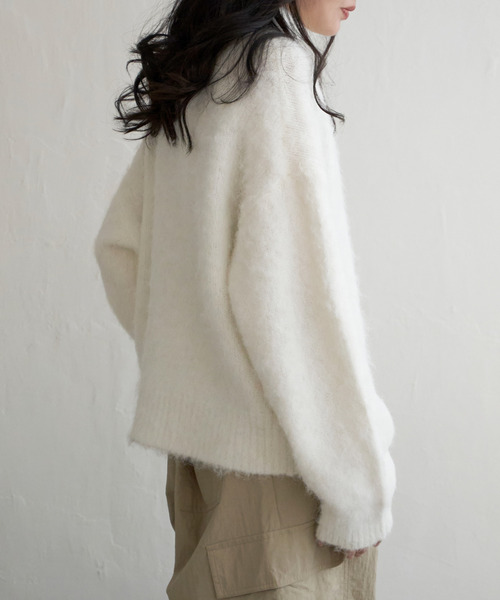 VENCEEXCHANGE（ヴァンスエクスチェンジ）の「モヘアライクハイネックプルオーバー（ニット/セーター・レディース・ブルー/オフホワイト/グレー/チャコールグレー・FREE）」の17枚目の写真