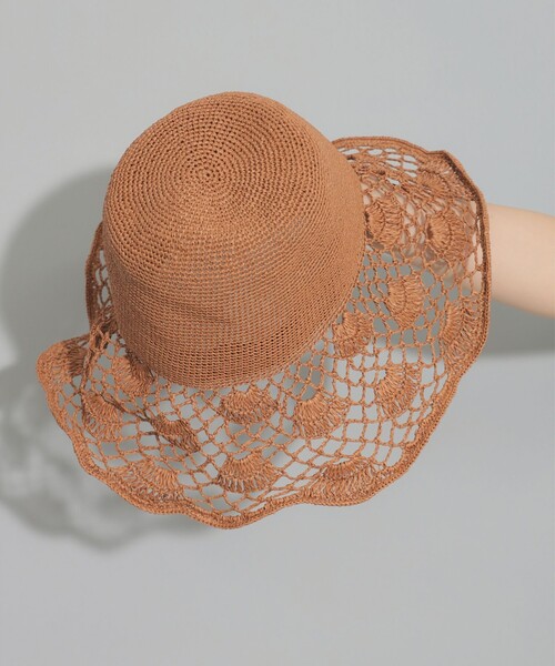 Ray BEAMS（レイビームス）の「Ray BEAMS / 細編み ペーパー ブリム ハット（ハット・レディース・オフホワイト/ナチュラル・ONE SIZE）」の2枚目の写真