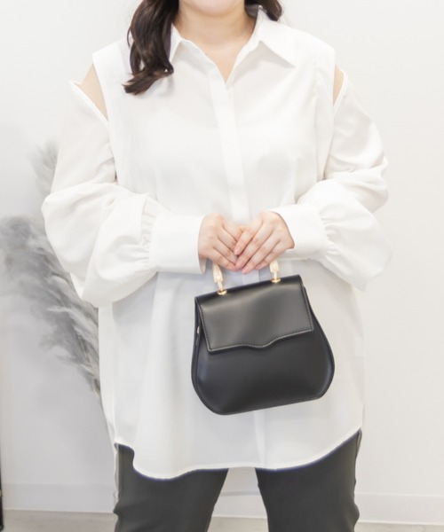 CLETTE(クレット)の「オープンショルダーシャツ(シャツ/ブラウス・レディース・ブルー/オフホワイト・3L/LL/4L)」の7枚目の写真