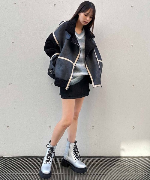 ENVYM(アンビー)の「サイドジップショートブーツ(ブーツ・レディース・ブラック/シルバー・22.5cm/23.5cm/24.5cm)」の3枚目の写真