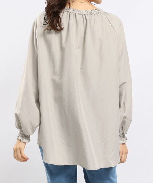 GLOBAL WORK Smile Seed Store（グローバルワーク スマイルシードストア）の「ボリュームスリーブブラウス長袖/989458（シャツ/ブラウス・レディース・グレー系その他2/ブルー系その他6/ブラック/チェック/チャコール/グレー系その他・X-LARGE/SMALL/MEDIUM/LARGE）」の5枚目の写真