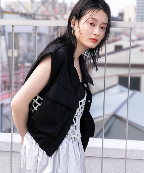 bohmal（ボマール）の「サテンジョーゼットクロップドベスト（ベスト・レディース・グレー/ブラック・MEDIUM）」の6枚目の写真