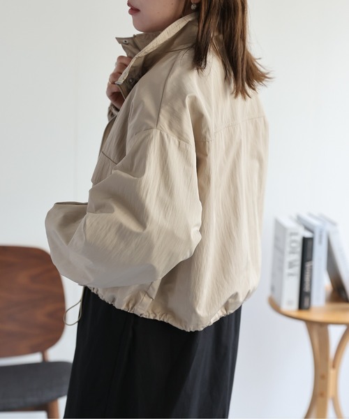 ap retro(アプレトロ)の「【選べる2素材】クロップドスタンドショートブルゾン フェイクレザー / ナイロン(ブルゾン・レディース・ブラック系その他/アイボリー/ブラック/ベージュ/ホワイト系その他/ブラウン/カーキ/ベージュ系その他・FREE)」の16枚目の写真