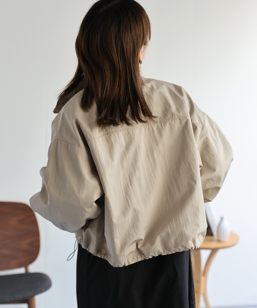 ap retro(アプレトロ)の「【選べる2素材】クロップドスタンドショートブルゾン フェイクレザー / ナイロン(ブルゾン・レディース・ブラック系その他/アイボリー/ブラック/ベージュ/ホワイト系その他/ブラウン/カーキ/ベージュ系その他・FREE)」の17枚目の写真