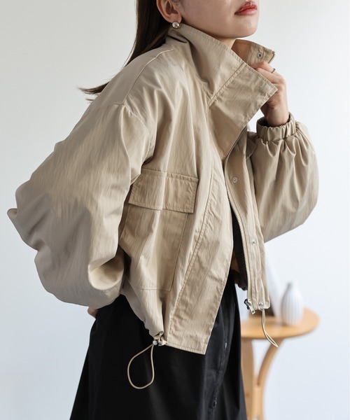 ap retro(アプレトロ)の「【選べる2素材】クロップドスタンドショートブルゾン フェイクレザー / ナイロン(ブルゾン・レディース・ブラック系その他/アイボリー/ブラック/ベージュ/ホワイト系その他/ブラウン/カーキ/ベージュ系その他・FREE)」の20枚目の写真