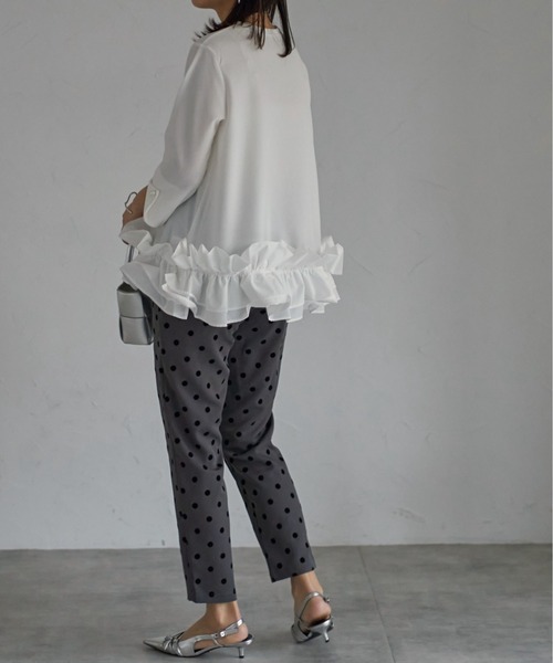 each（イーチ）の「袖パール付き裾フリルプルオーバー（シャツ/ブラウス・レディース・ベージュ/ホワイト/ブラック・FREE）」の10枚目の写真
