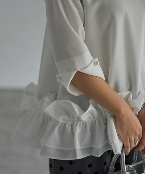 each（イーチ）の「袖パール付き裾フリルプルオーバー（シャツ/ブラウス・レディース・ベージュ/ホワイト/ブラック・FREE）」の8枚目の写真