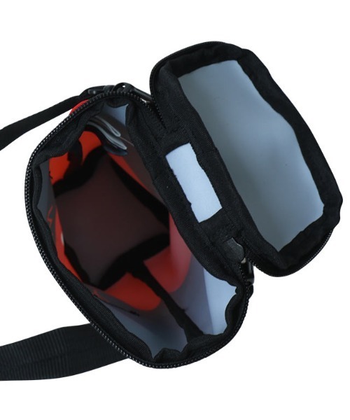 Disney（ディズニー）の「ディズニー マルチケース 9234（ショルダーバッグ・レディース・ブラック×レッド/その他9・F）」の12枚目の写真