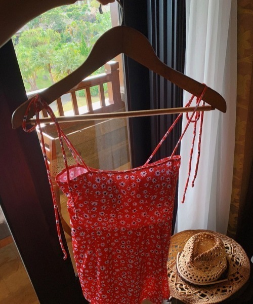 gossip！ロサンゼルス（ゴシップロサンゼルス）の「キャミソールワンピ風スイムウェア（水着・レディース・ブラック/レッド・M/L）」の8枚目の写真