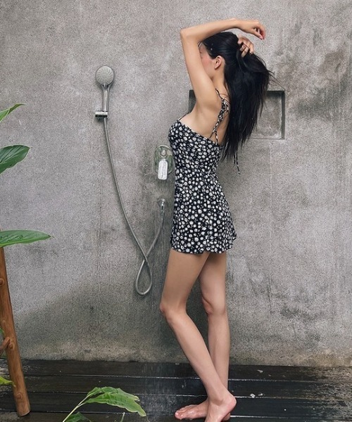 gossip！ロサンゼルス（ゴシップロサンゼルス）の「キャミソールワンピ風スイムウェア（水着・レディース・ブラック/レッド・M/L）」の21枚目の写真