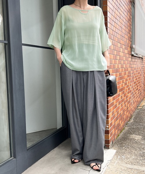 select MOCA（セレクトモカ）の「2WAYネックデザイン楊柳ブラウス（シャツ/ブラウス・レディース・ライトグリーン/ネイビー/アイボリー・FREE）」の6枚目の写真