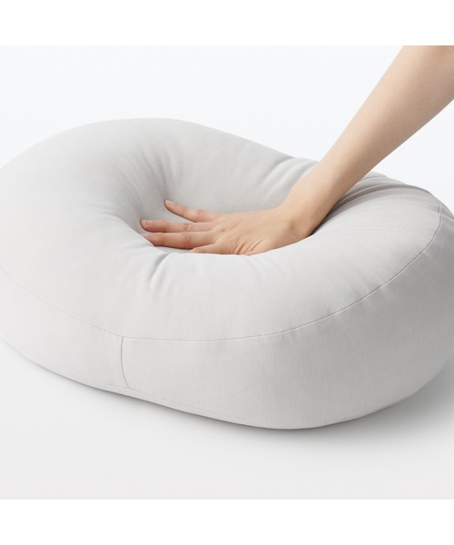 無印良品(ムジルシリョウヒン)の「背当てにもなるひんやりマルチクッション 55×40×20cm(クッション/クッションカバー・メンズ・ライトグレー/ミント/ライトブルー・FREE)」の6枚目の写真