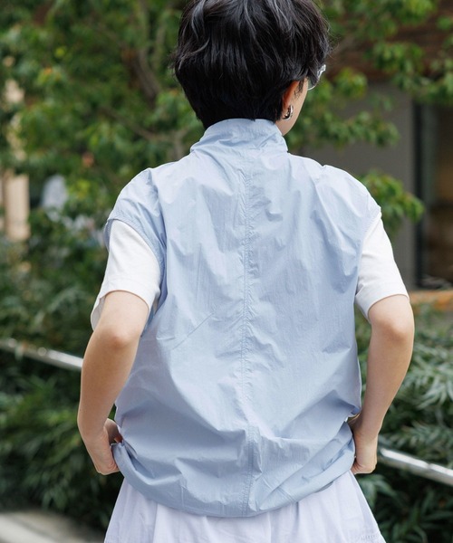 RAGEBLUE（レイジブルー）の「Wジップ/ドロストネックパイピングナイロンベスト（ベスト・レディース・ホワイト/ブルー・FREE）」の4枚目の写真