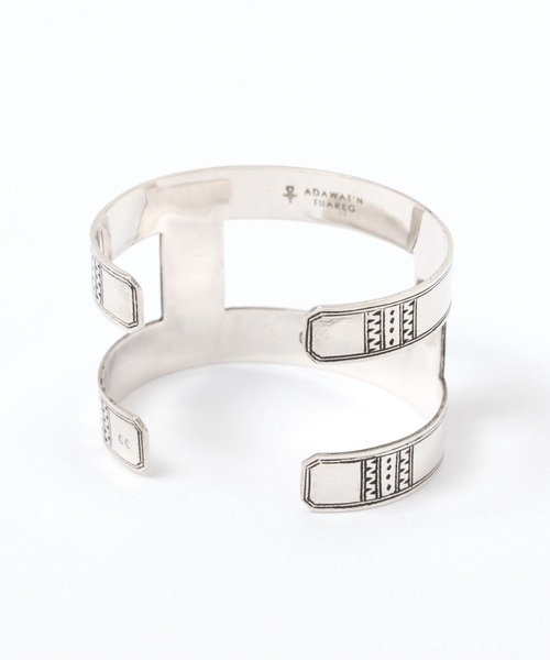 Chaos(カオス)の「Chaos(カオス)/【ADAWAT'N TUAREG】別注バングル(バングル/リストバンド・レディース・ライトグレー・FREE)」の3枚目の写真