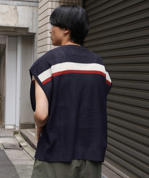 ROMANTIC CROWN（ロマンティッククラウン）の「【UNISEX】ROMANTIC CROWN／ラインニット VEST（ベスト・レディース・ナチュラル/ネイビー・MEDIUM/LARGE）」の18枚目の写真