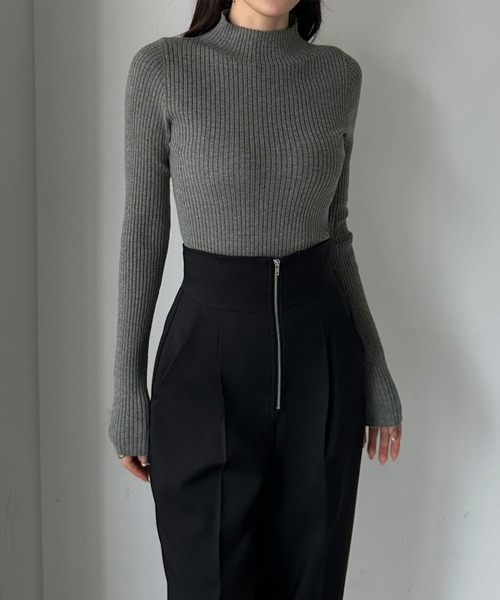 Louere(ルエレ)の「ハイネックリブニット(ニット/セーター・レディース・ブラック/アイボリー/チャコール・SMALL/MEDIUM/LARGE)」の9枚目の写真