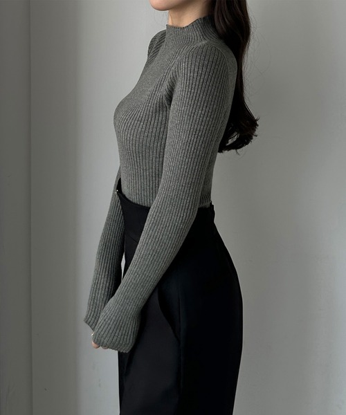Louere(ルエレ)の「ハイネックリブニット(ニット/セーター・レディース・ブラック/アイボリー/チャコール・SMALL/MEDIUM/LARGE)」の8枚目の写真