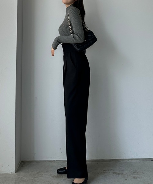 Louere(ルエレ)の「ハイネックリブニット(ニット/セーター・レディース・ブラック/アイボリー/チャコール・SMALL/MEDIUM/LARGE)」の7枚目の写真