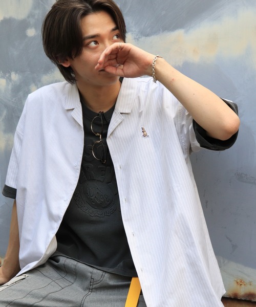 DOUBLE NAME（ダブルネーム）の「【m:rex】ミニ恐竜ワッペン5分袖ストライプシャツ（シャツ/ブラウス・メンズ・ブルー/グレー/ベージュ/オレンジ・FREE）」の3枚目の写真