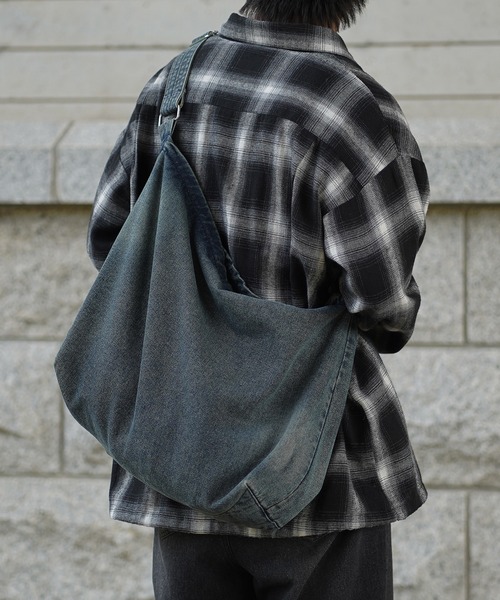 molk(モルク)の「【molk】ヴィンテージデザインデニムショルダーバッグ(ショルダーバッグ・メンズ・ブルー/ブラック・FREE)」の2枚目の写真