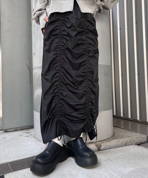 CIAOPANIC TYPY(チャオパニックティピー)の「縦シャーリングスカート(スカート・レディース・ブラック/カーキ/オフホワイト・SMALL/MEDIUM)」の3枚目の写真