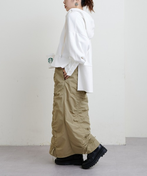 CIAOPANIC TYPY(チャオパニックティピー)の「縦シャーリングスカート(スカート・レディース・ブラック/カーキ/オフホワイト・SMALL/MEDIUM)」の18枚目の写真