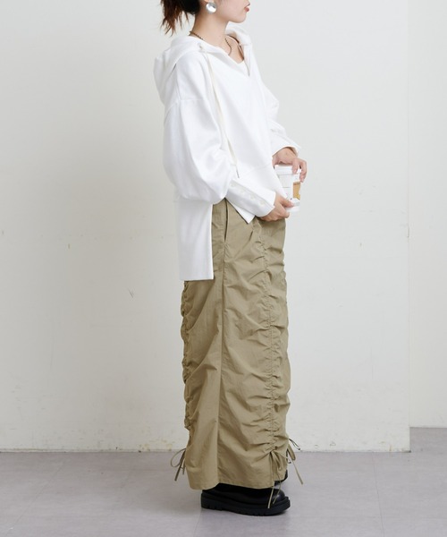 CIAOPANIC TYPY(チャオパニックティピー)の「縦シャーリングスカート(スカート・レディース・ブラック/カーキ/オフホワイト・SMALL/MEDIUM)」の8枚目の写真